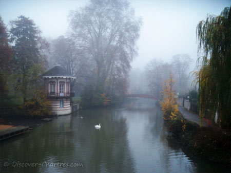 Dense fog in La Petite Venise, Chartres