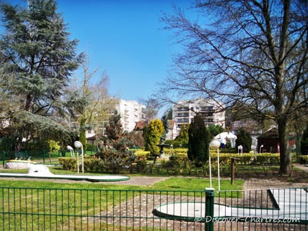 Mini Golf in Parc des Bords de L'Eure