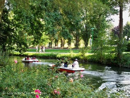 Riding pedalo - La Petite Venise, Chartres