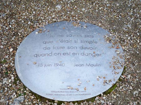 A commemorative plaque of Jean Mouli