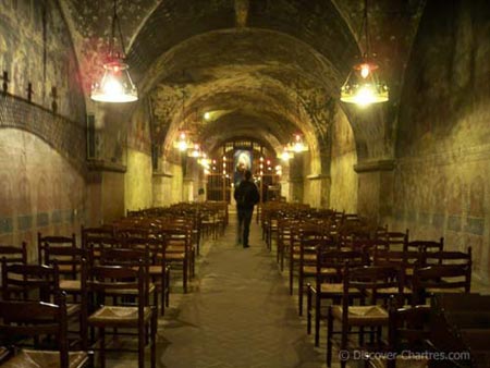 The north gallery of Chartres crypt