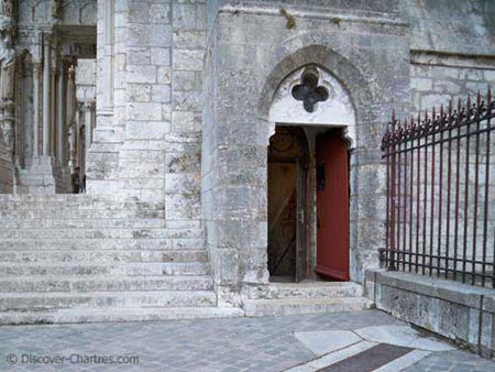 North entry door of Chartres crypt