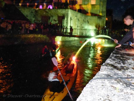 Canoes with torche