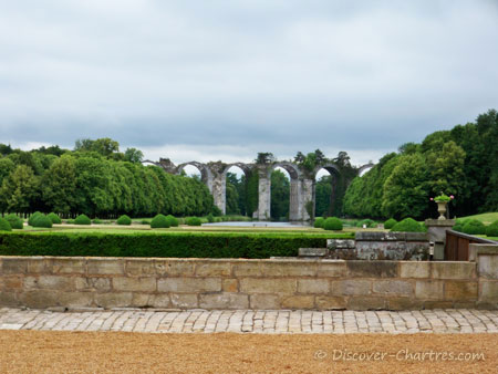 The aqueduct of Maintenon castl