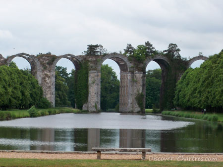 The zoom out of aqueduct in Maintenon castle