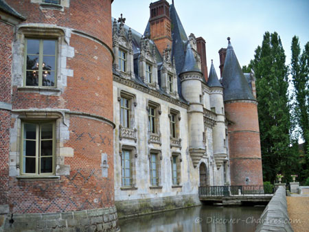 Chateau de Maintenon surrounded by the moat