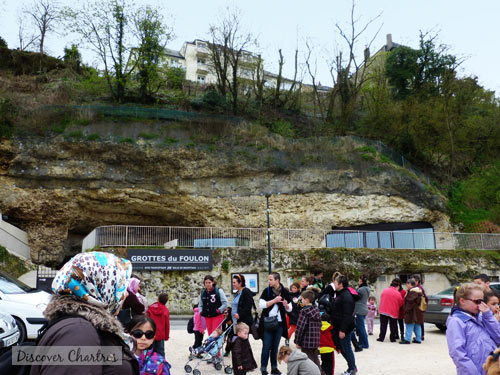 The parking are of Les Grottes du Foulon